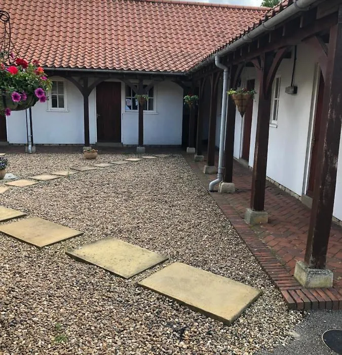 Oakrooms-1